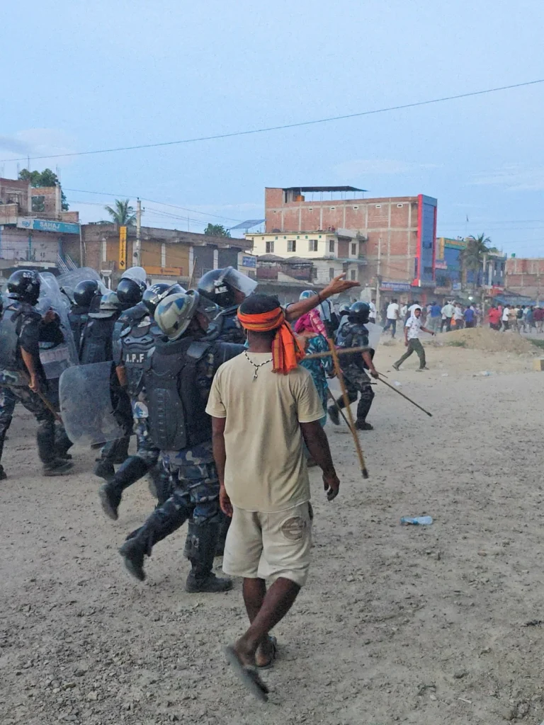 Nepal Violence: सांप्रदायिक हिंसा के बाद नेपाल में हालात सुधरे, कई इलाकों से हटाया कर्फ्यू; शांति के लिए समझौता