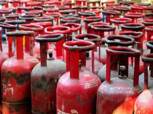 मध्य प्रदेश में कमर्शियल LPG सिलेंडर हुआ सस्ता, भोपाल में 194 रुपए तक घटे दाम; होटल-रेस्टोरेंट कारोबार को राहत