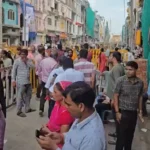 उज्जैन के खड़े हनुमान मंदिर में बढ़ी श्रद्धालुओं की भीड़, मूर्ति हटाने को लेकर दावों पर प्रशासन की सफाई
