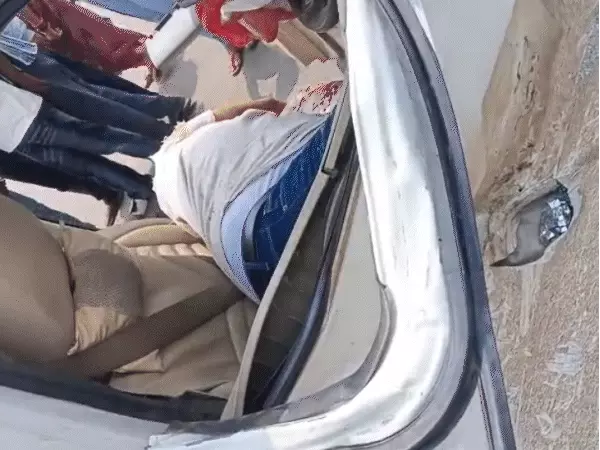 सागर में बस और कार की भीषण भिड़ंत, 4 लोगों की मौत; दो कारोबारी शामिल, एक घायल की हालत गंभीर