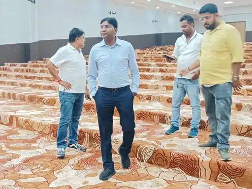 बिलासपुर का पहला कन्वेंशन सेंटर अब तक अधूरा, कमिश्नर ने 30 सितंबर तक काम पूरा करने के दिए निर्देश