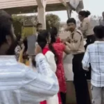 उज्जैन महाकाल मंदिर में दिल्ली की महिला श्रद्धालु से मारपीट का आरोप, बेटी के सामने बाल खींचने और मोबाइल छीनने का दावा