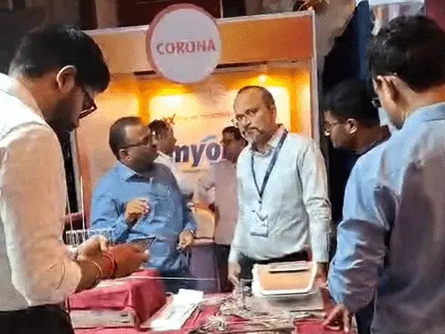 कमर दर्द को न करें नजरअंदाज, पैर में सुन्नपन या यूरिन-मल पर नियंत्रण बिगड़े तो हो सकता है गंभीर संकेत