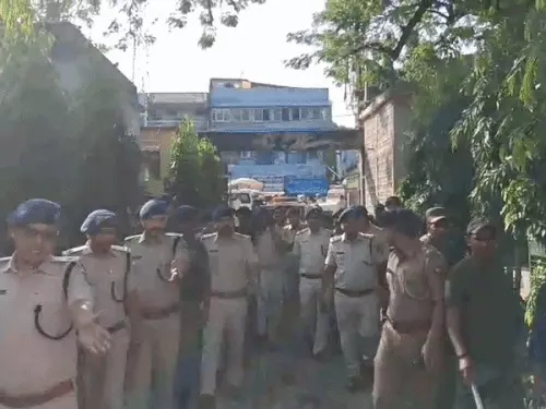 जमुई छेड़छाड़ केस: मुख्य आरोपी नंदन यादव को 14 दिन की न्यायिक हिरासत, टांग कर कोर्ट लाई पुलिस