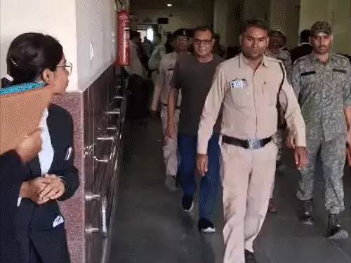 CGPSC केस: अस्पताल में टामन सोनवानी के कथित VIP ट्रीटमेंट का वीडियो वायरल, सुरक्षा व्यवस्था पर उठे सवाल