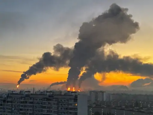 Russia Drone Attack: चुनाव के आखिरी दिन मॉस्को पर बड़े Drone Attack, 2 की मौत; Oil Refinery को नुकसान