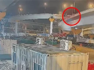 Mumbai BMW Accident: Coastal Road से 75 फीट नीचे गिरी कार, 3 की मौत; 1 गंभीर घायल