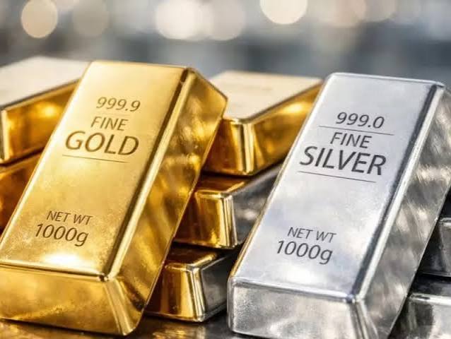 Gold-Silver Rate में बड़ा बदलाव! चांदी ₹9,000 और सोना ₹4,500 तक टूटा
