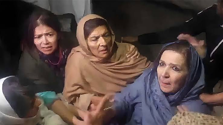 Imran Khan Sisters Arrest: पूर्व PM की बहनों पर PAK Police का शिकंजा, 30 दिन की हिरासत का आदेश