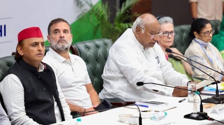 SIR पर INDIA Bloc Meeting कल, अखिलेश यादव रहेंगे दूर; Uddhav Thackeray Online जुड़ेंगे