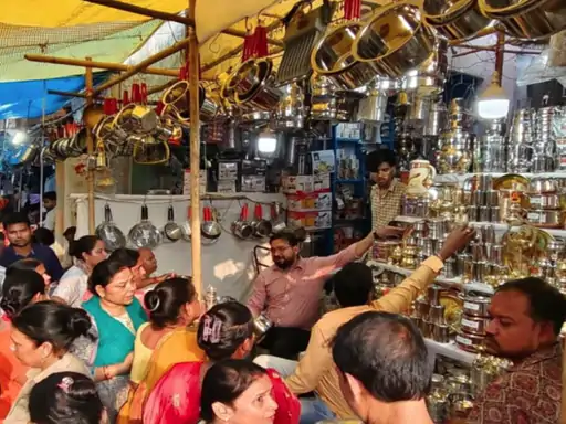 छत्तीसगढ़ में दिवाली से पहले 600 करोड़ से ज्यादा बोनस मिलने का दावा, बाजारों में बढ़ी रौनक