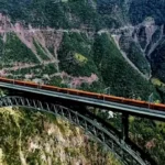 दुनिया के सबसे ऊंचे Railway Bridge पर 100 किमी/घंटे की रफ्तार से दौड़ी ट्रेन