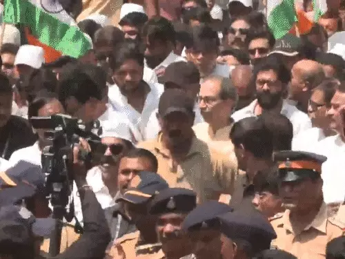 Gyanesh Kumar के खिलाफ Uddhav-Raj Thackeray का Protest, Mumbai में जुटी हजारों की भीड़