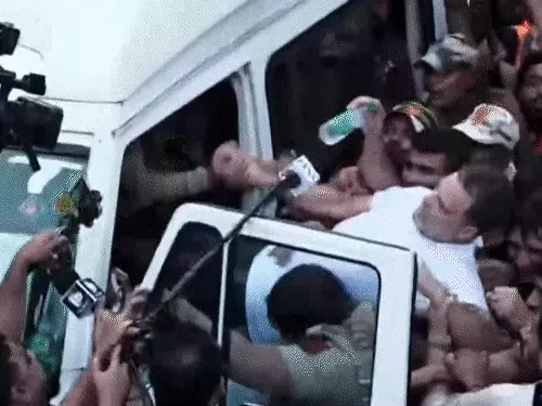 Rahul-Priyanka Protest: ज्ञानेश कुमार के खिलाफ सड़क पर उतरा विपक्ष, लगातार दूसरे दिन हिरासत