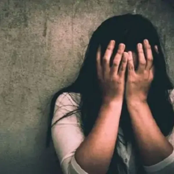 खंडवा में देवर ने नहाने का वीडियो बनाकर किया ब्लैकमेल, महिला से कई बार दुष्कर्म