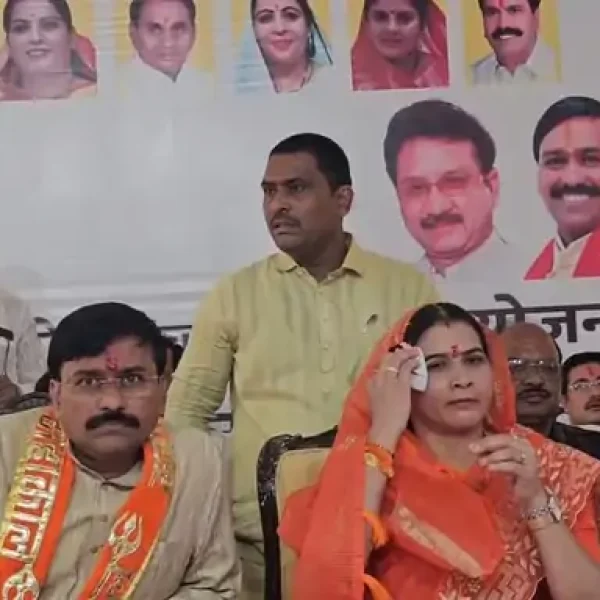खंडवा में 8.43 करोड़ के विकास कार्यों का भूमिपूजन, मंच पर महापौर के स्वागत को लेकर दिखी भाजपा की गुटबाजी