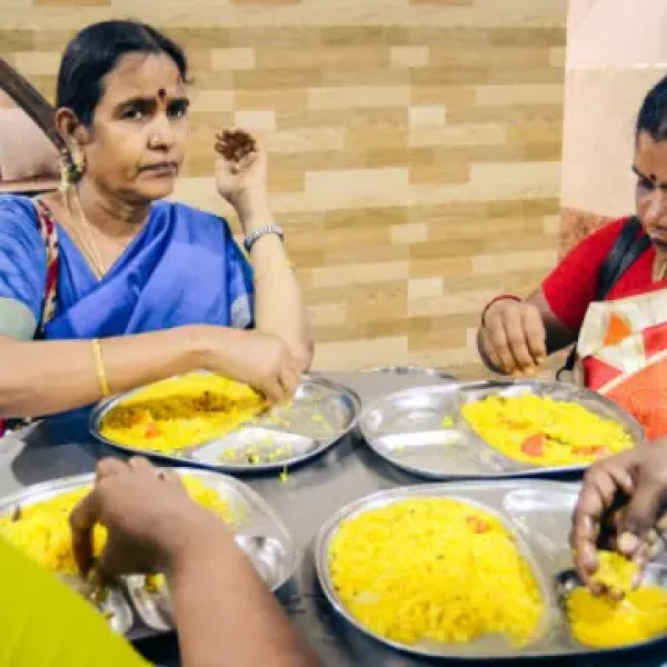 Tamil Nadu Amma Canteen Food Quality Row: खाने की शिकायतों पर CM विजय सख्त, सुधार और मॉडर्नाइजेशन के दिए आदेश