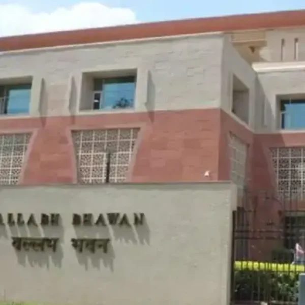 खर्चों पर लगाम लगाने के लिए सरकार का नया आदेश: Delhi यात्रा पर अब अनुमति जरूरी