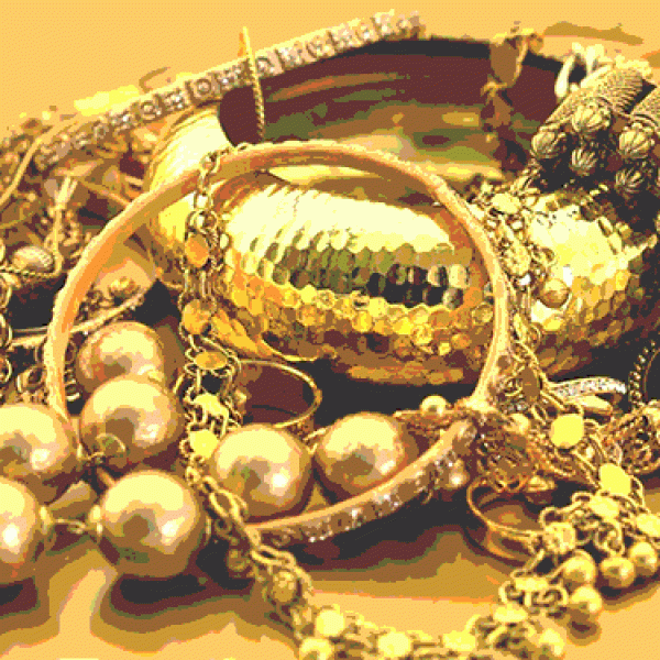 Gold-Silver फिर महंगे: आम लोगों की जेब पर बढ़ा बोझ, इस साल सोना ₹15 हजार तक चढ़ा