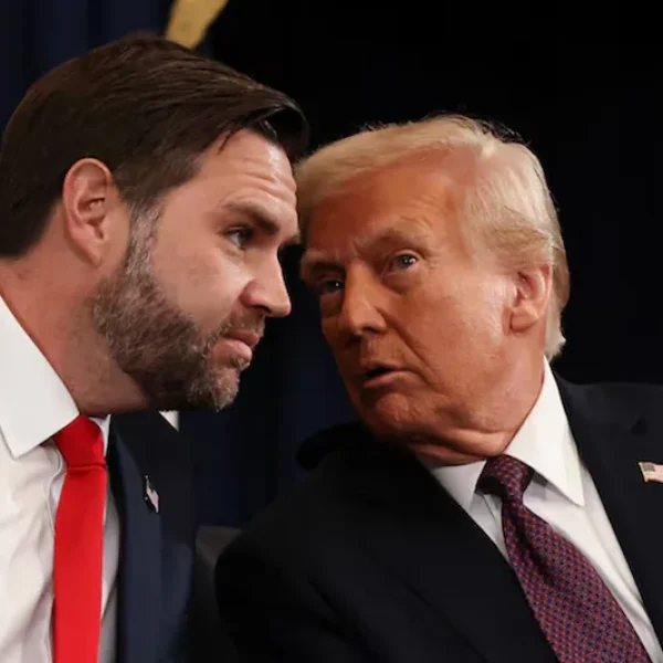 ईरान पर बातचीत के लिए पाकिस्तान जाएगा अमेरिकी प्रतिनिधिमंडल, वेंस की यात्रा पर सस्पेंस