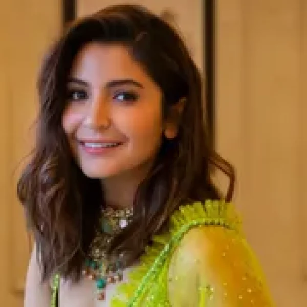8 साल बाद Anushka Sharma का कमबैक? सर्जरी के बीच दिखा नो फिलर लुक, फैंस हुए इम्प्रेस