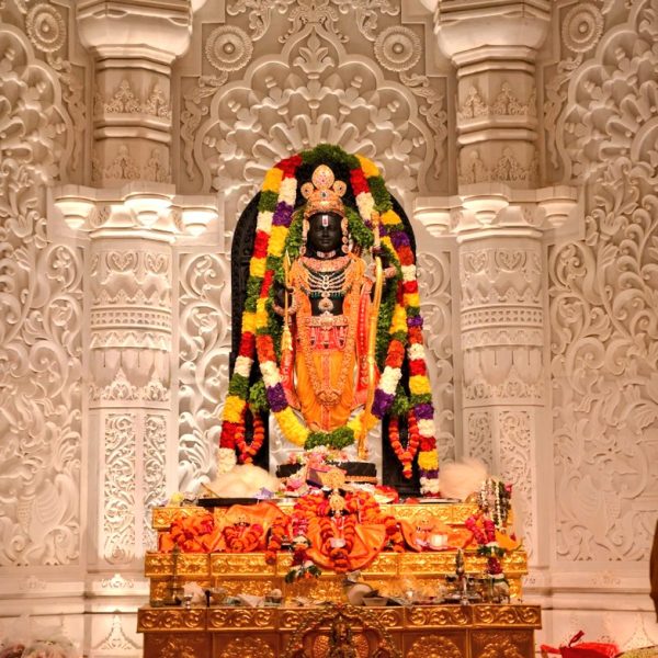 Ayodhya में CRPF Armoured Vehicles का रेला! Special Mission से पहले भगवान राम का आशीर्वाद