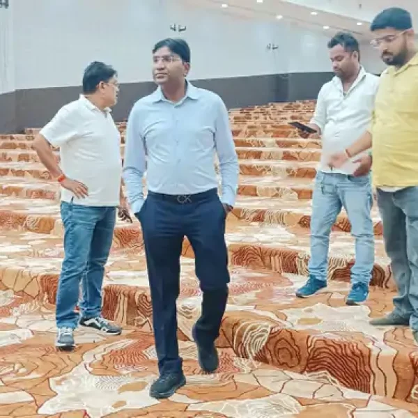 बिलासपुर का पहला कन्वेंशन सेंटर अब तक अधूरा, कमिश्नर ने 30 सितंबर तक काम पूरा करने के दिए निर्देश