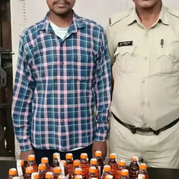 रायपुर में अवैध शराब के खिलाफ कार्रवाई, 37 पौवा गोवा स्पेशल व्हिस्की जब्त; युवक गिरफ्तार