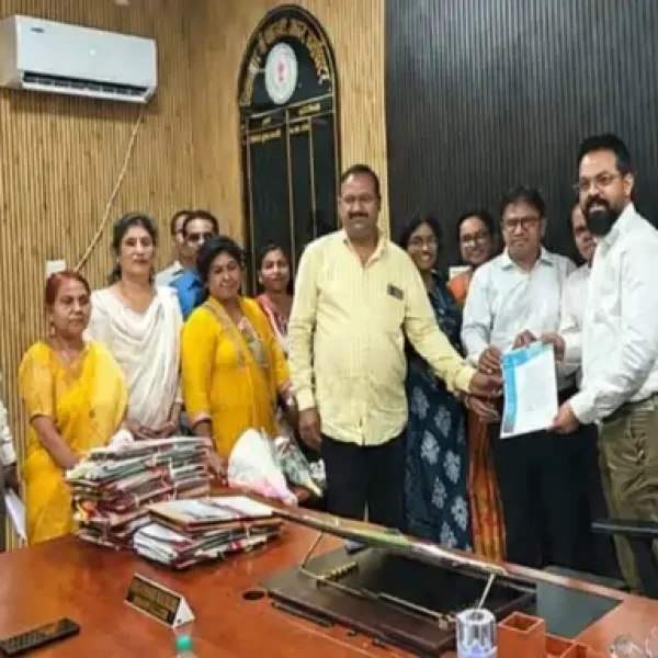 इंदौर में दर्दनाक हादसा: दशहरे की छुट्टी पर घर लौट रही 9वीं की छात्रा की ट्रक के नीचे आने से मौत