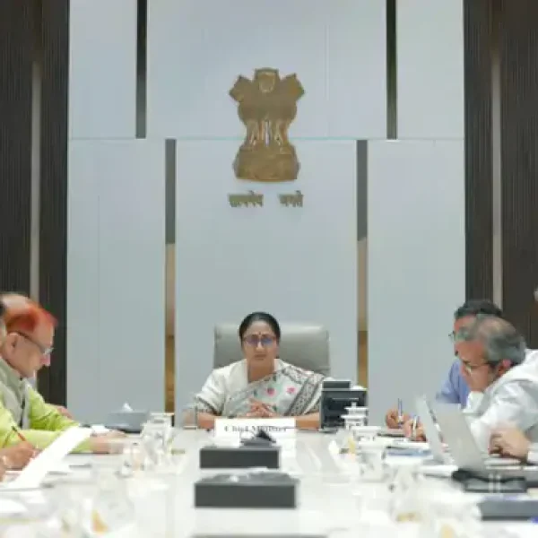 दिल्ली-NCR में GRAP-1 लागू, प्रदूषण से निपटने के लिए 334 टीमें करेंगी निगरानी; 1 नवंबर से सख्ती