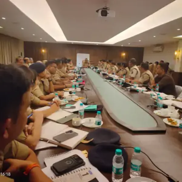 त्योहारों में रायपुर के बाजारों को जाम से बचाएंगे ट्रैफिक वार्डन, IG ने पुलिस को दिए निर्देश
