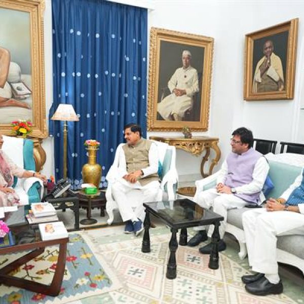 मुख्यमंत्री Dr. Mohan Yadav ने राज्यपाल आनंदीबेन पटेल से की मुलाकात