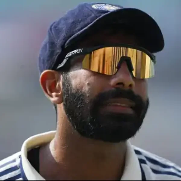 Jasprit Bumrah Out: श्रीलंका टेस्ट सीरीज से बाहर हुए जसप्रीत बुमराह, घुटने की चोट ने बढ़ाई टीम इंडिया की चिंता