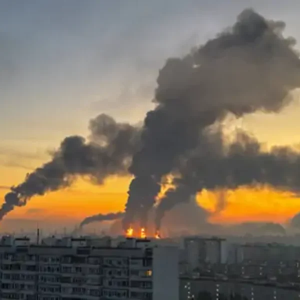 Russia Drone Attack: चुनाव के आखिरी दिन मॉस्को पर बड़े Drone Attack, 2 की मौत; Oil Refinery को नुकसान