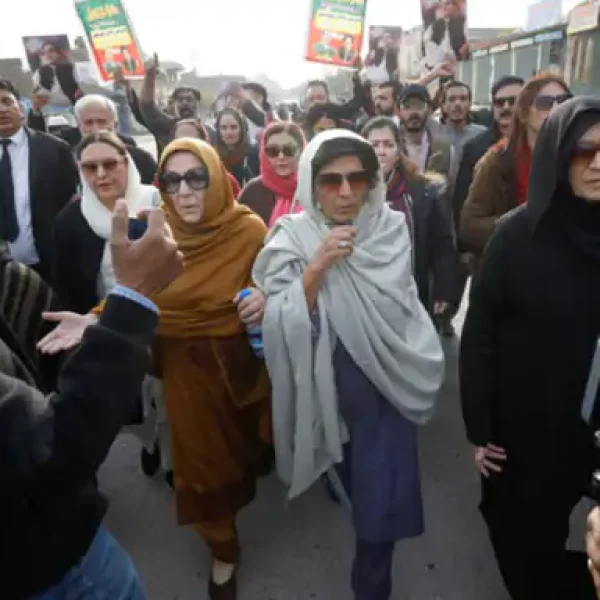 Imran Khan Sister Arrest: लाहौर में अलीमा खान गिरफ्तार, 27 सितंबर के Protest से पहले बड़ी कार्रवाई
