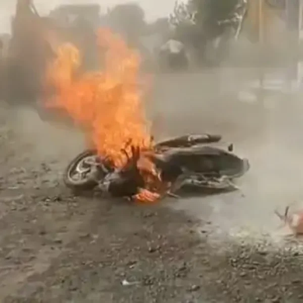 सीहोर में पेट्रोल भरवाते समय बाइक में लगी आग, कुछ ही मिनटों में जलकर राख; टला बड़ा हादसा