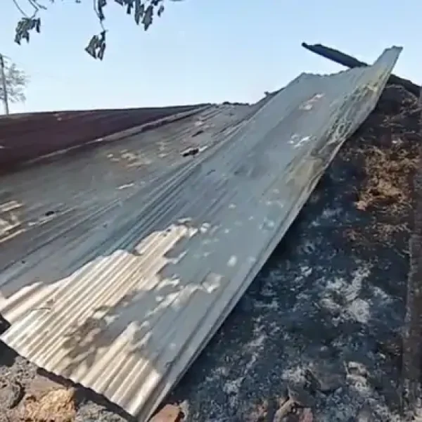 सीहोर में खेत के टप्पर में लगी आग, किसान को 2 लाख का नुकसान