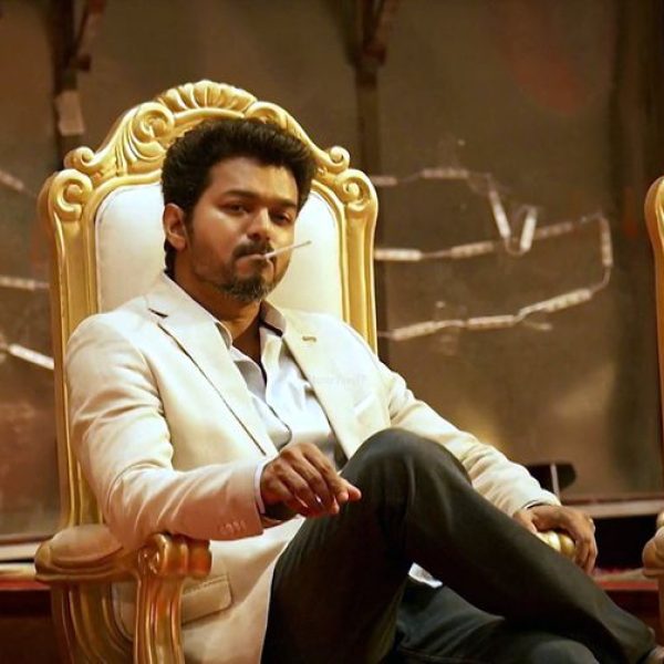 Thalapathy Vijay: कभी लुक्स और आवाज को लेकर हुए ट्रोल, आज फिल्मों से राजनीति तक बने बड़ा नाम