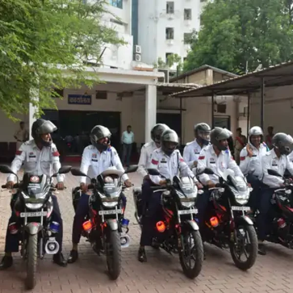 रायपुर में ट्रैफिक जाम से राहत के लिए 10 नई QRT तैनात, पुलिस ने जारी किया हेल्पलाइन नंबर