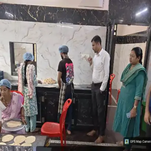 बिलासपुर में फूड सेफ्टी की सख्त जांच: हॉस्पिटल कैंटीन और केक शॉप्स पर छापा, सैंपल जांच के लिए भेजे
