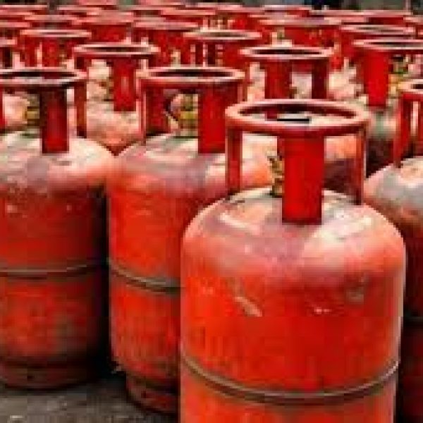 MP में कमर्शियल LPG सिलेंडर ₹44 महंगा | भोपाल, इंदौर और ग्वालियर में नए रेट लागू, 3 महीने में ₹1300 की बढ़ोतरी