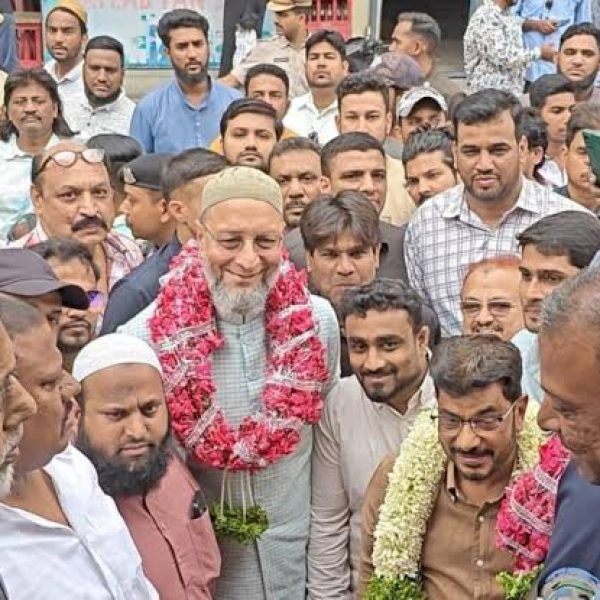 UP Election 2027: 5 राज्यों की 12 पार्टियां मैदान में, ओवैसी-चंद्रशेखर-पल्लवी के दम पर बदल सकता है चुनावी समीकरण