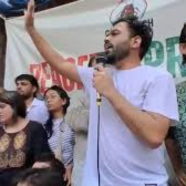 हमारी पोस्ट हटाई जा सकती है, हमें नहीं मिटाया जा सकता: jantar-mantar से अभिजीत दीपके का सरकार पर तीखा हमला”
