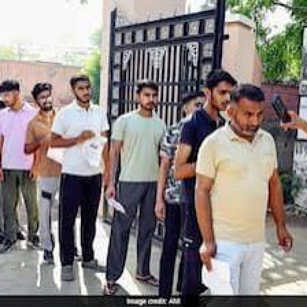 Rajasthan Teacher Exam 2026: Paper Security को लेकर सख्ती, 27 जिलों में परीक्षा के दौरान दिखा कड़ा पहरा