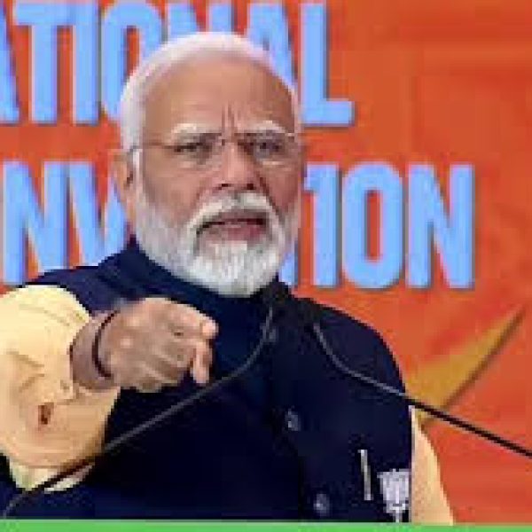 PM Modi का बड़ा संबोधन: सबसे लंबे कार्यकाल का रिकॉर्ड, कांग्रेस पर तीखा हमला