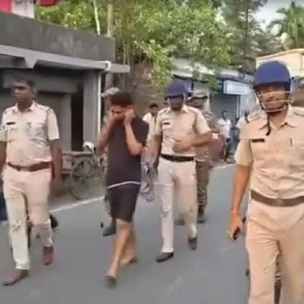 TMC नेता जहांगीर खान की सड़क पर परेड, कान पकड़कर मांगी माफी; 7 दिन में दूसरी बार पुलिस का बड़ा एक्शन