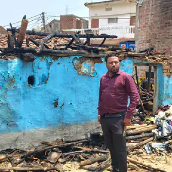 सागर में कच्चे मकान में भीषण आग, 3 घंटे की मशक्कत के बाद पाया गया काबू