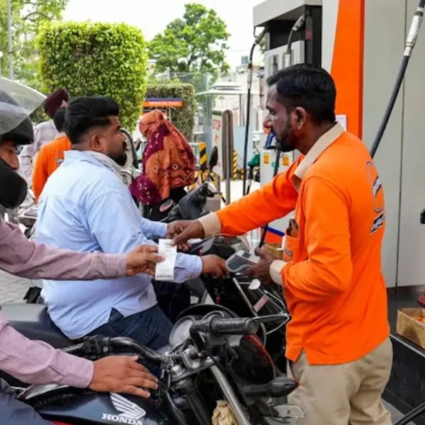 ज्यादा एथेनॉल वाले पेट्रोल पर अब नहीं लगेगी एक्साइज ड्यूटी, सरकार का बड़ा फैसला