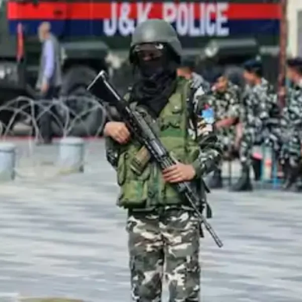 Jammu Kashmir में 2 पाकिस्तानी आतंकवादी गिरफ्तार, 16 साल से फरार था एक