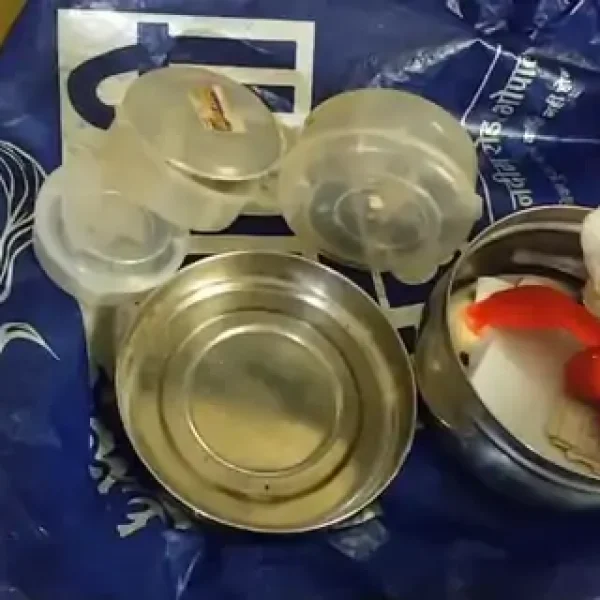 सागर मकरोनिया में दिनदहाड़े चोरी: महिला के घर पहुंचते ही चोर ने दिया धक्का, नकद और गहने लेकर फरार